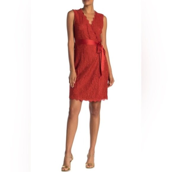 NWT DIANE VON FURSTENBERG Sleeveless VNeck Wrap LACE Mini Dress Satin Belt LARGE